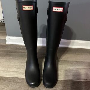 Women’s Hunters Boots- Size 5